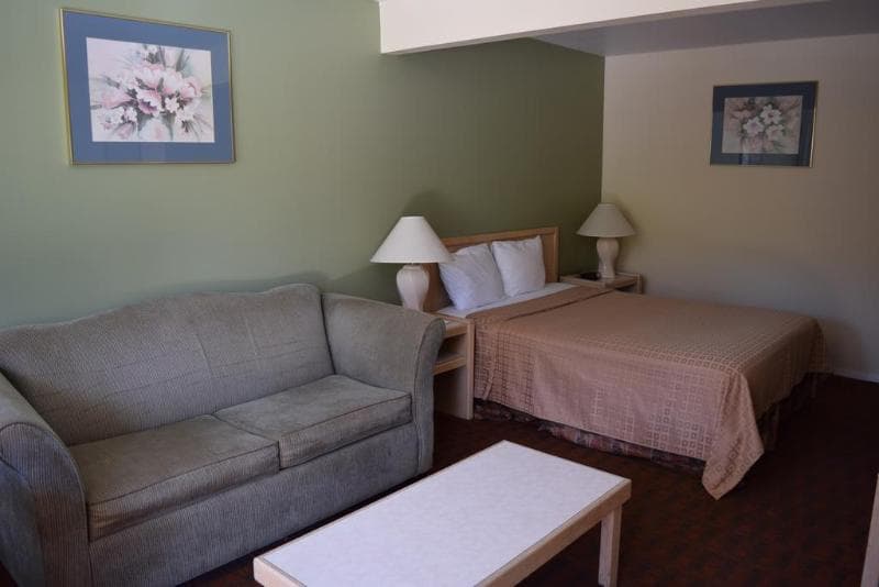 Valley Oaks Inn Woodland 4