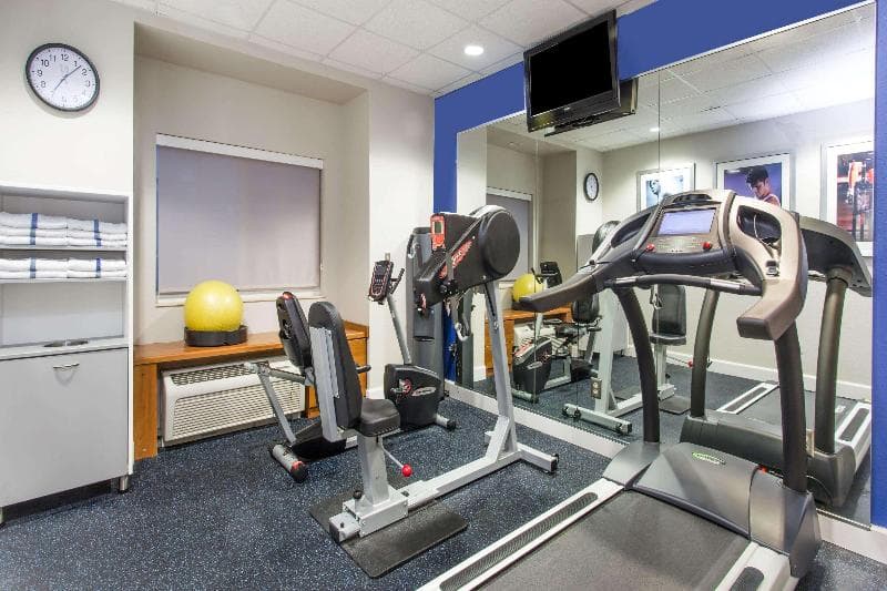 Microtel Inn & Suites by Wyndham Port Charlotte 3
