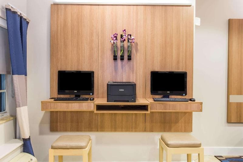 Microtel Inn & Suites by Wyndham Port Charlotte 5