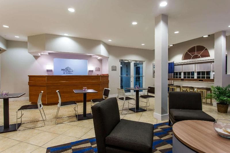 Microtel Inn & Suites by Wyndham Port Charlotte 2