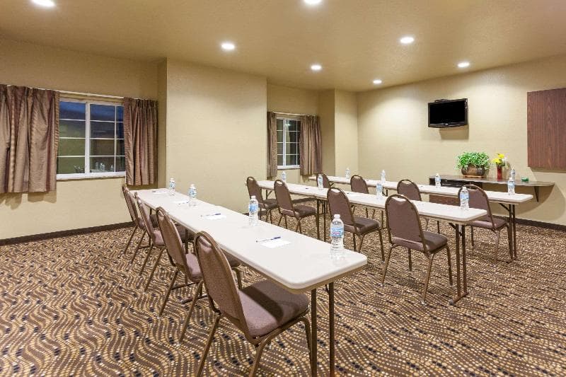 Microtel Inn & Suites By Wyndham Searcy 2