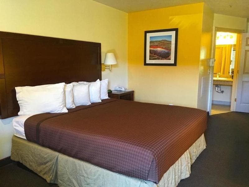 America's Best Inn & Suites St. George 3