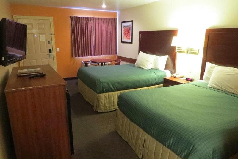 America's Best Inn & Suites St. George 4
