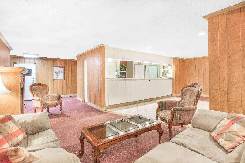 Howard Johnson By Wyndham Staunton 4