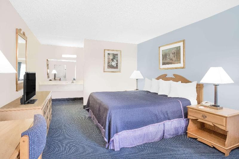 Howard Johnson By Wyndham Staunton 3