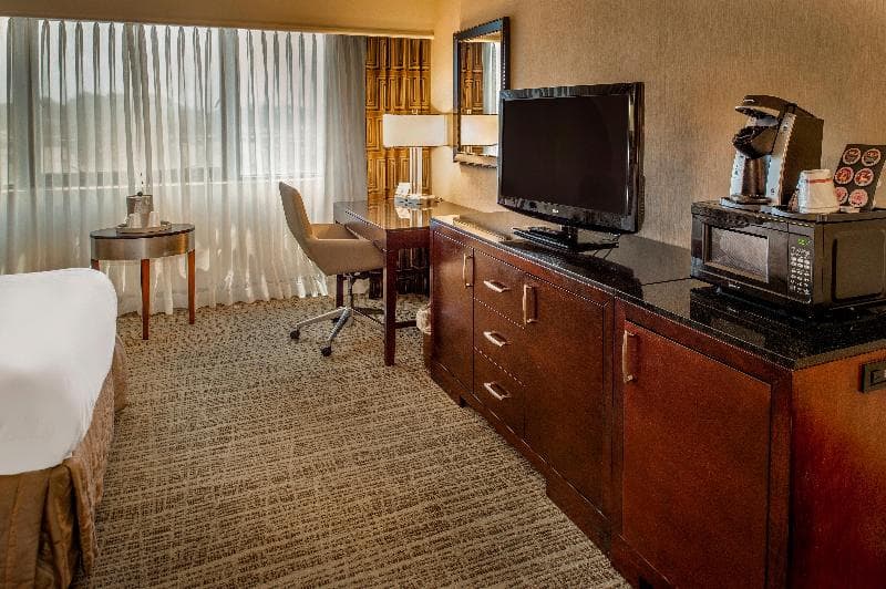 Crowne Plaza St. Louis Airport 3
