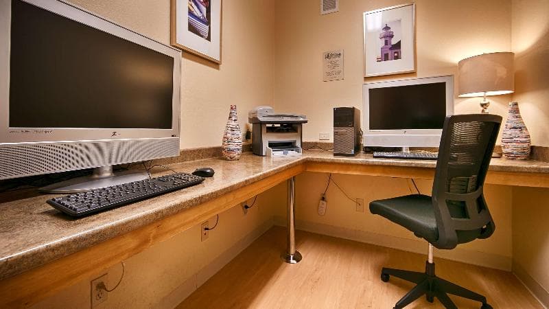 Best Western Plus Navigator Inn & Suites photo 1