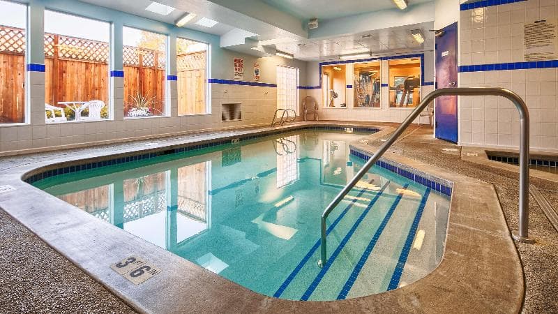 Best Western Plus Navigator Inn & Suites 5