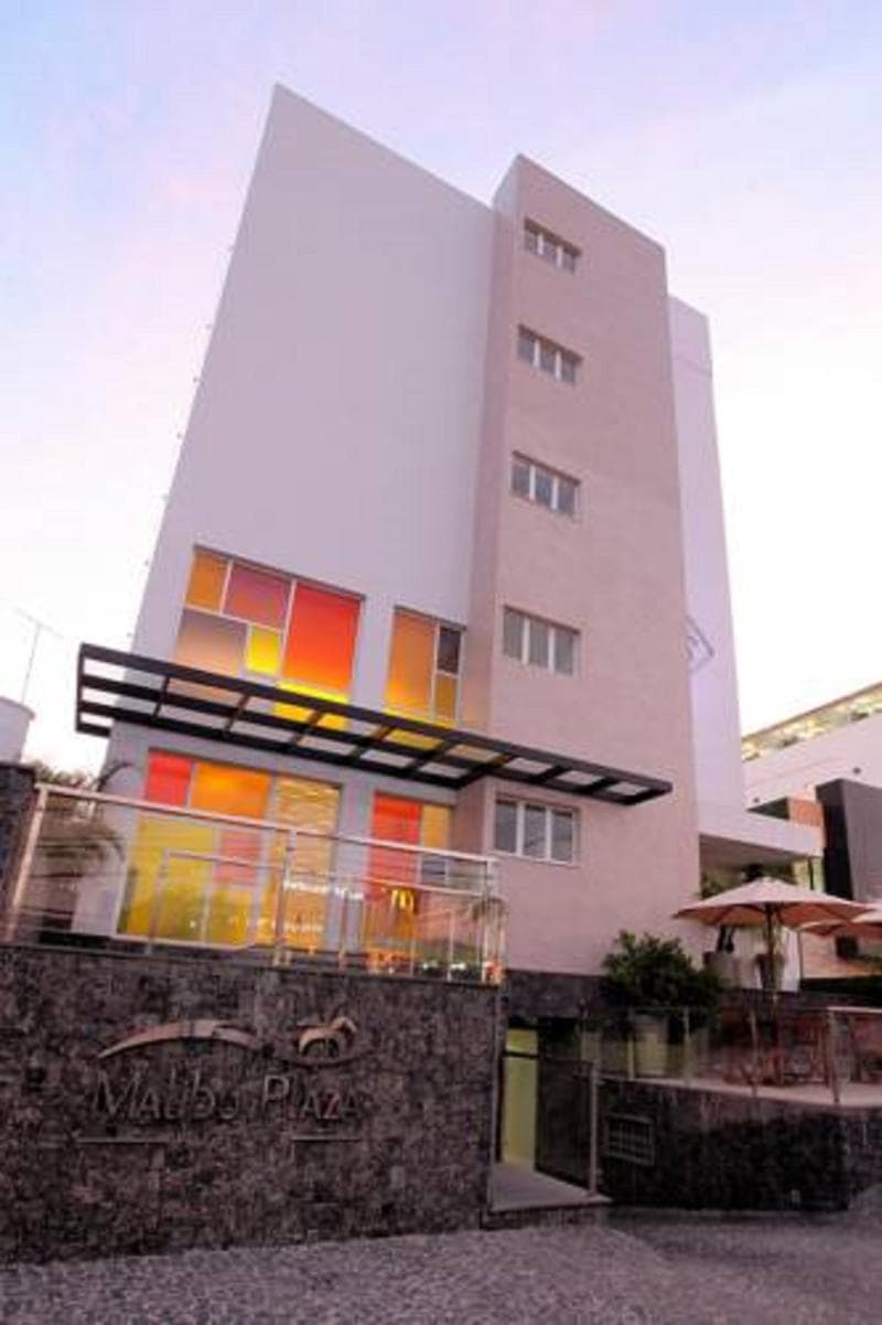 Malibu Plaza Hotel 2