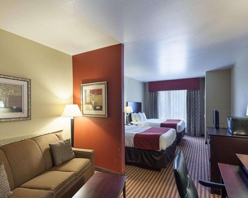 Comfort Suites Medical Center Near Six Flag 2