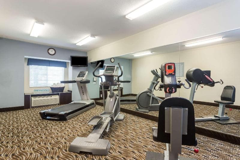Microtel Inn & Suites By Wyndham Spring Hill/Weeki Wachee 3