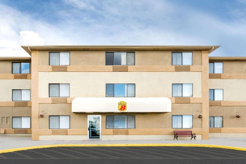 Super 8 by Wyndham Cedar City photo 1