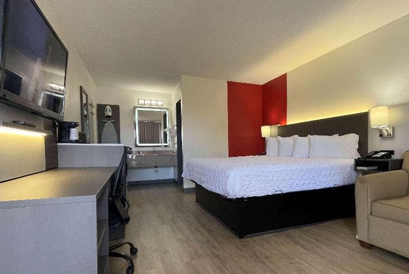 Ramada by Wyndham Harrisonburg 4