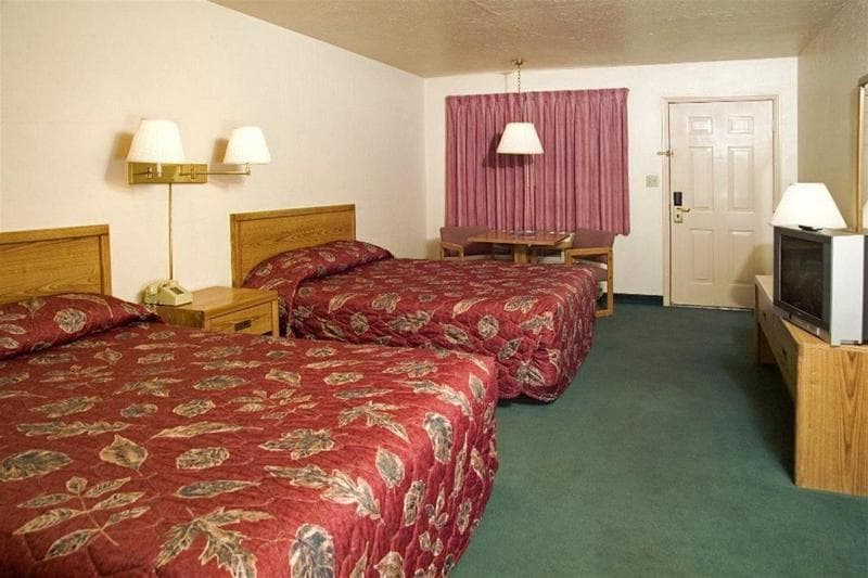 The Claridge Inn 4