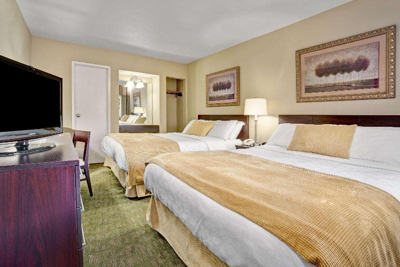 Travelodge by Wyndham Presidio San Francisco 2