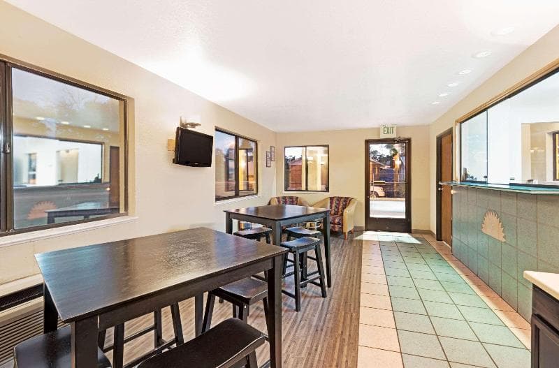 Days Inn By Wyndham Espanola 4