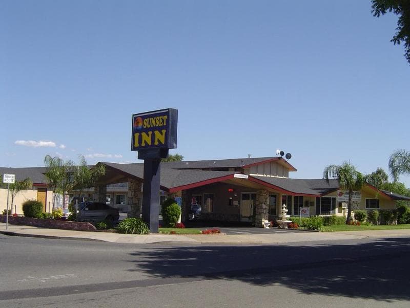 Sunset Inn main
