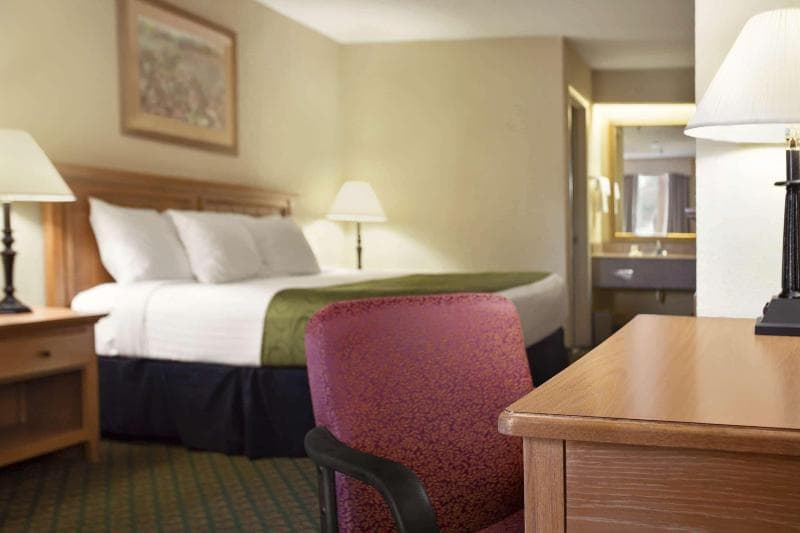 Days Inn & Suites by Wyndham Stuttgart 3