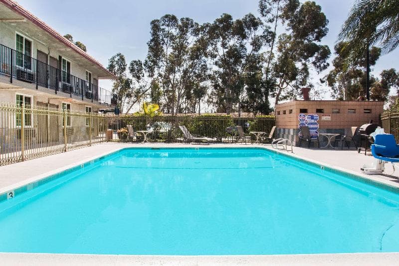 Super 8 By Wyndham Redlands/San Bernardino 4