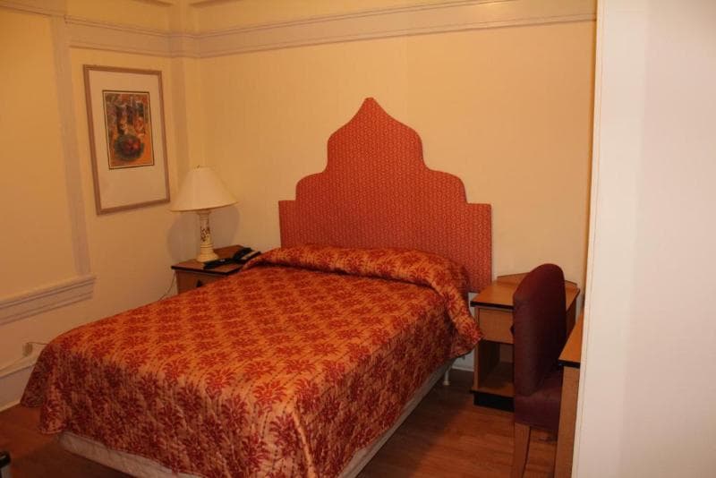 Layne Hotel 3