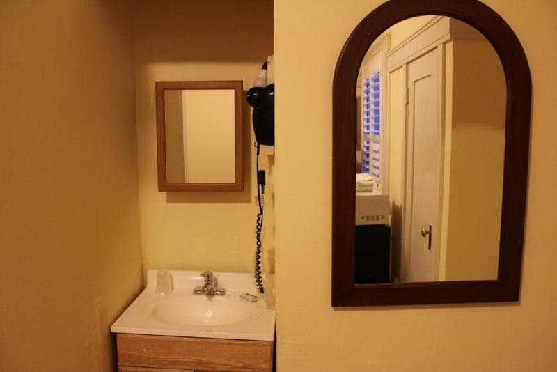 Layne Hotel 4