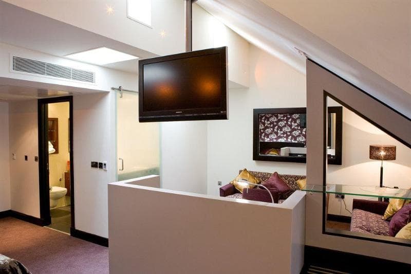 The Bluebell Hotel 3