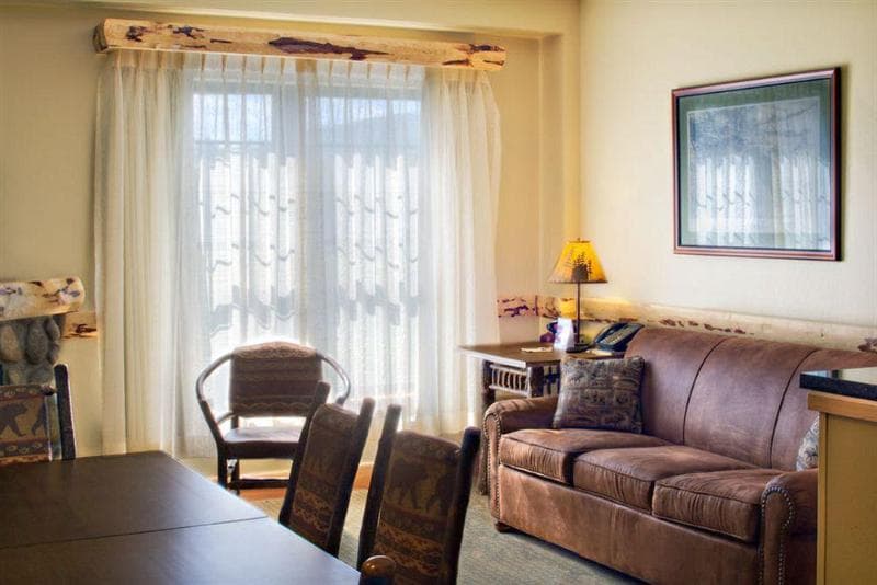 Hope Lake Lodge & Indoor Waterpark photo 1
