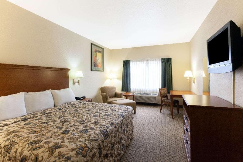 Days Inn By Wyndham San Antonio At Palo Alto 2
