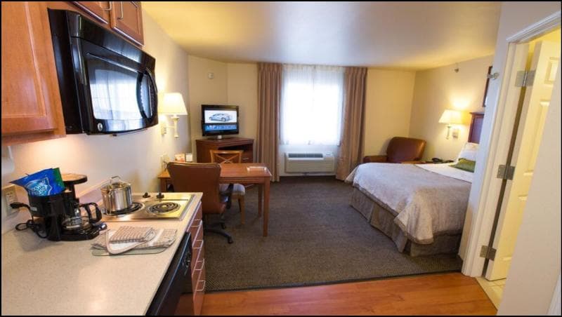 Candlewood Suites Springfield South 1