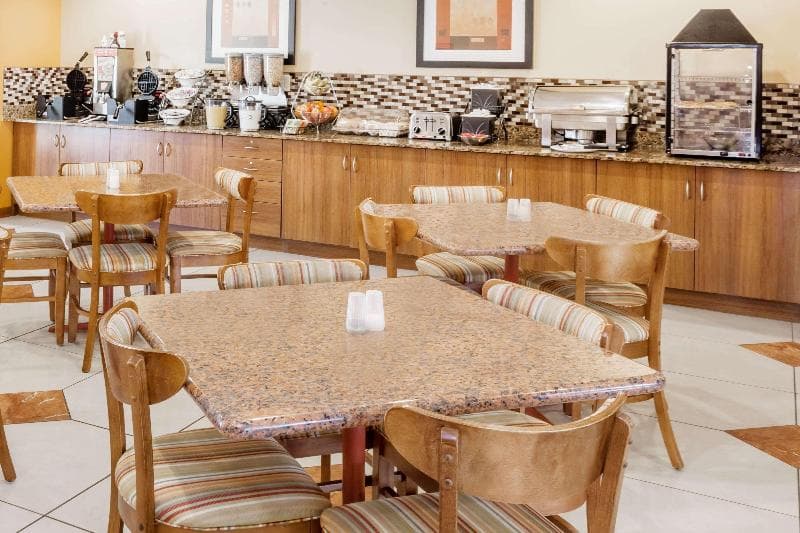 Microtel Inn & Suites by Wyndham South Bend/at Notre Dame 4