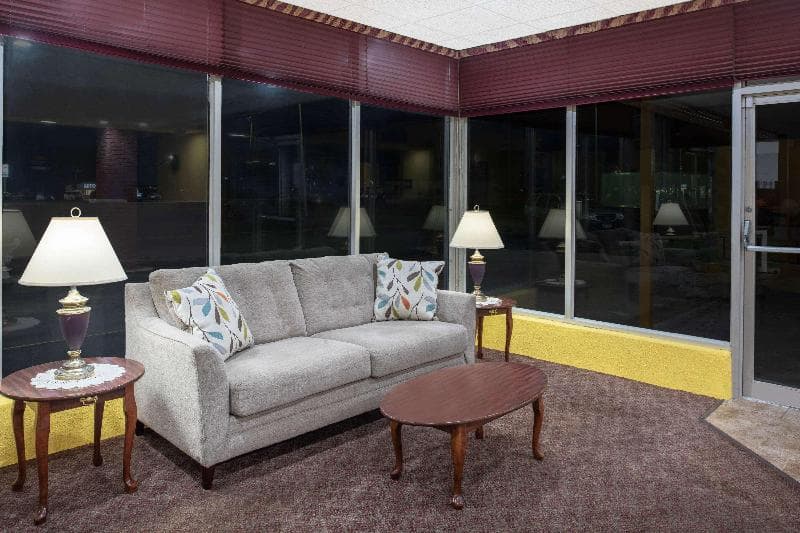 Days Inn by Wyndham Salem, Illinois 4