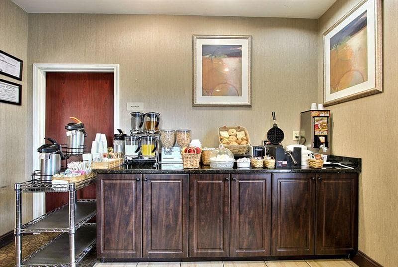 Magnolia Inn & Suites photo 1