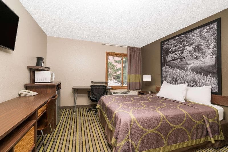 Super 8 by Wyndham St. Cloud photo 1