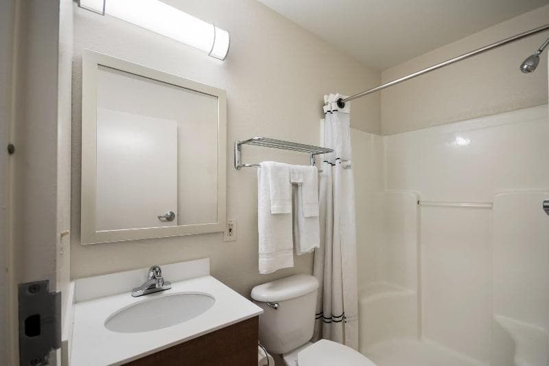 Crossland Economy Studios - Seattle - Kent - Des M 2