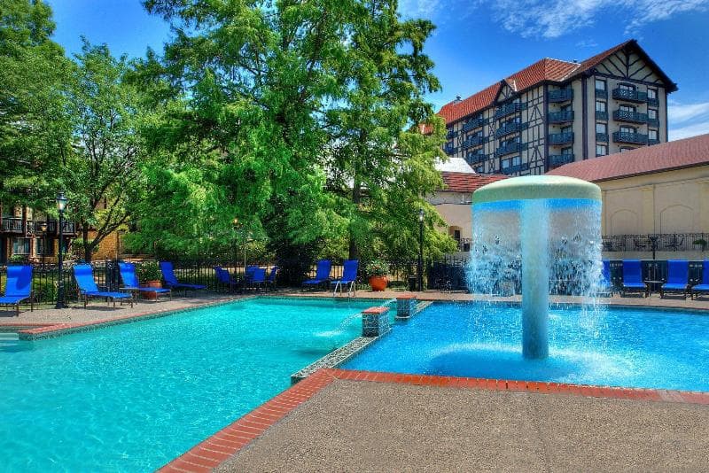 Sheraton Westport Chalet 3