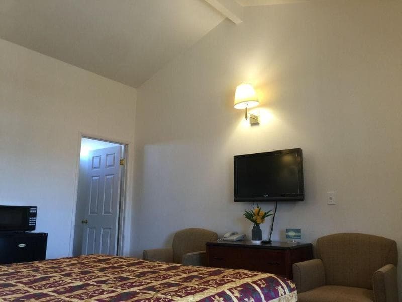 Escondido Inn 3
