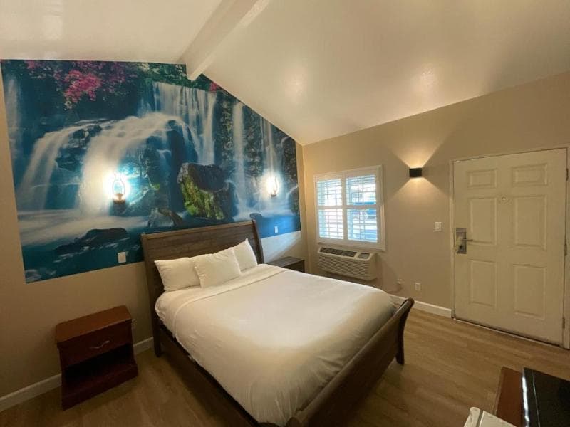 Escondido Inn 4