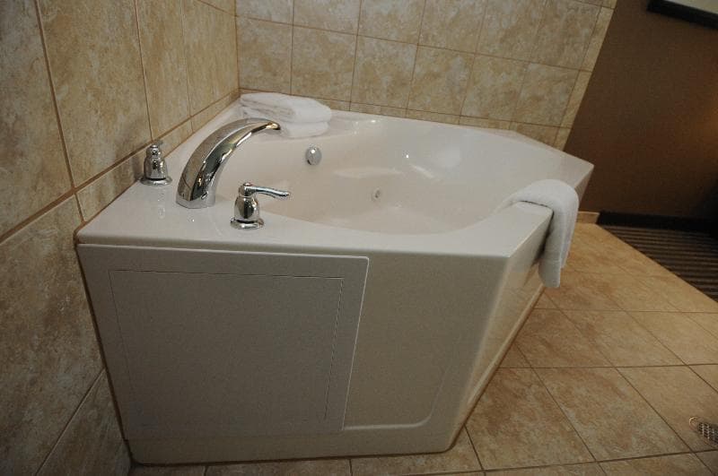Holiday Inn Express Somerset 3