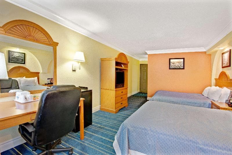 Days Inn By Wyndham San Antonio Airport photo 1