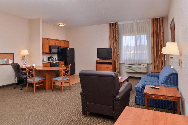 Candlewood Suites San Diego 3
