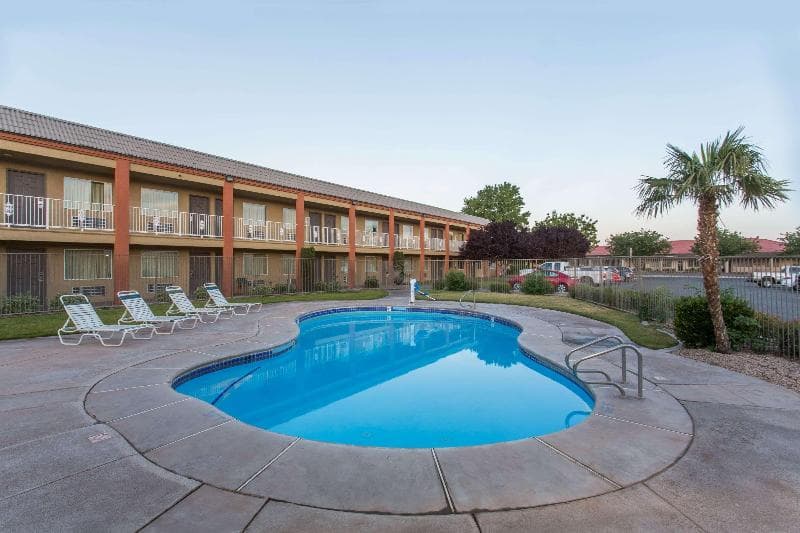 Super 8 By Wyndham Hurricane Zion National Park 4