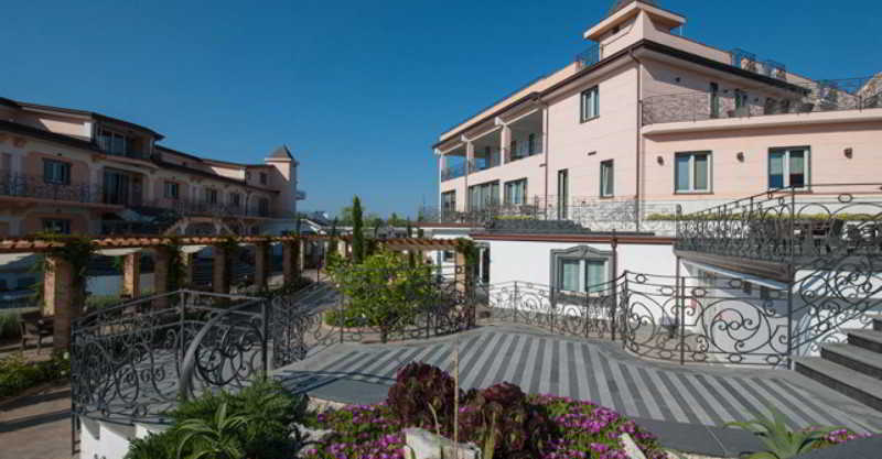 L'araba Fenice Hotel & Resort photo 1