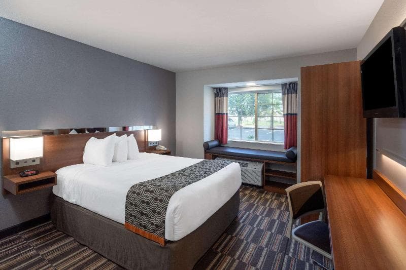 Microtel Inn & Suites By Wyndham Pooler/Savannah photo 1