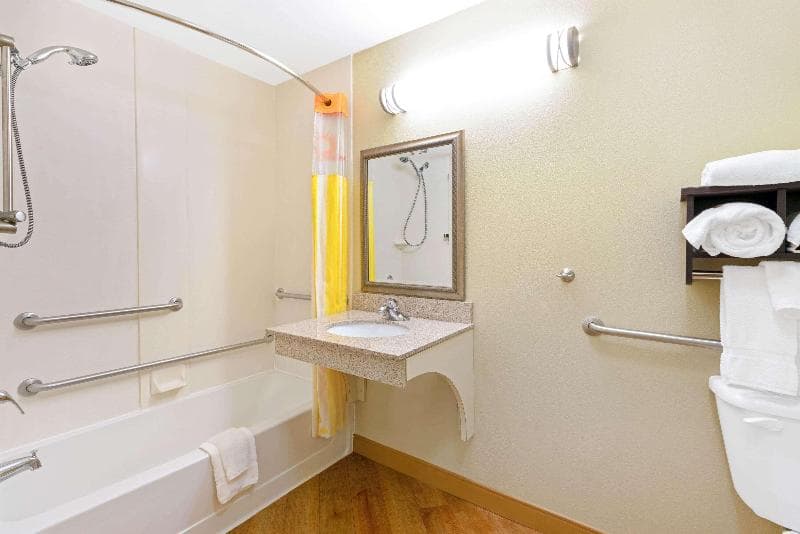 La Quinta Inn & Suites by Wyndham Stillwater-University Area 4