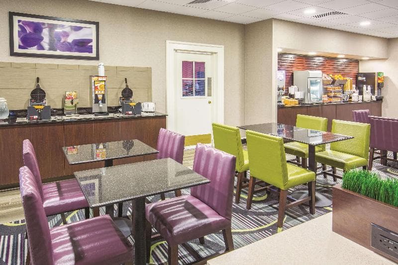 Howard Johnson By Wyndham Sacramento Downtown 3