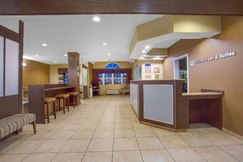 Microtel Inn & Suites by Wyndham Harrisonburg 3