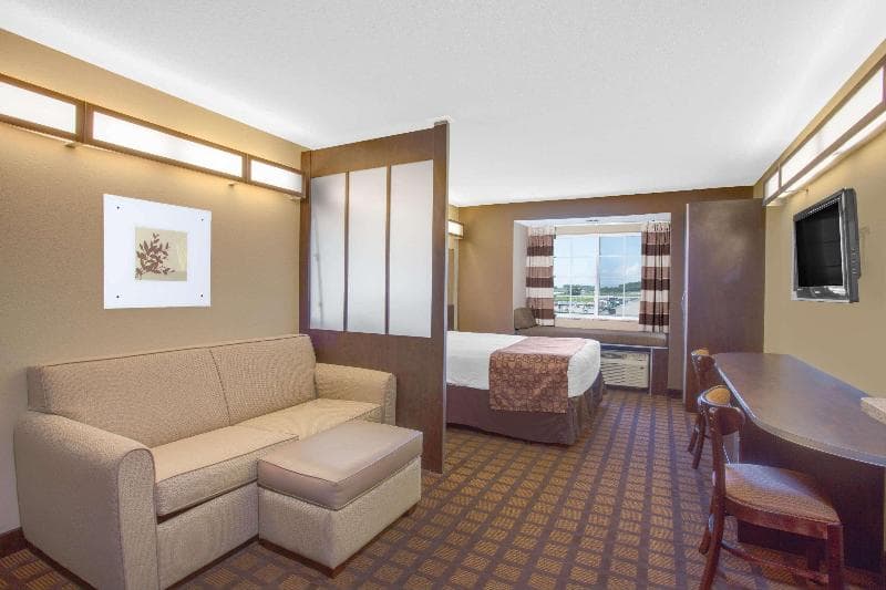 Microtel Inn & Suites by Wyndham Harrisonburg photo 1