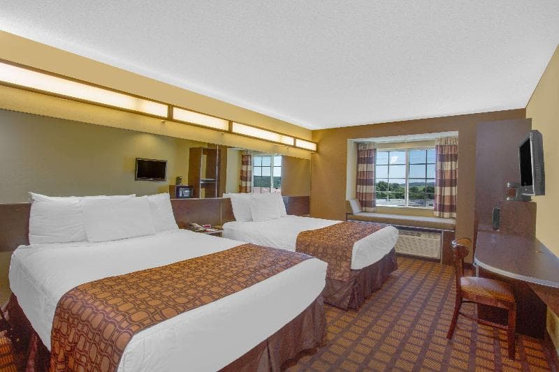 Microtel Inn & Suites by Wyndham Harrisonburg 5