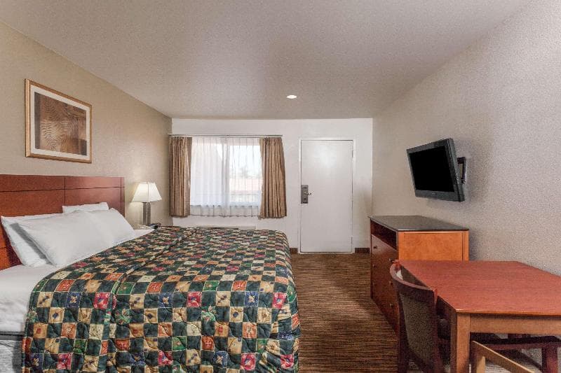 Travelodge by Wyndham Hemet CA 1