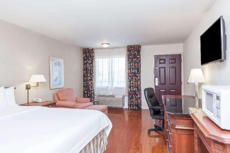 Days Inn & Suites By Wyndham Sunnyvale 4